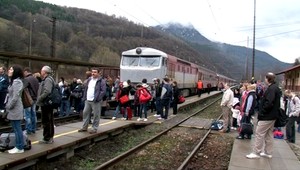 Cestujúci čakali na vlak takmer 2 hodiny