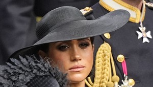Meghan na pohrebe poriadne prekvapila! Bolo to úprimné, alebo len herecký výkon..?