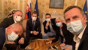 Budúcnosť odídenca z OĽaNO poslanca Jána Krošláka je viac než neistá. Nehce ho ani Hlas, ani SaS! Ulakomí sa Sme rodina?