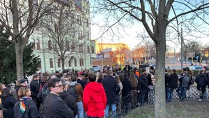 Porezal ho nožom, lebo hovoril po maďarsky. Na mieste útoku protestovala maďarská mládež