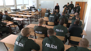 Chýbajú tisíce policajtov. Štát reaguje náborovým bonusom a úpravou testov zdatnosti