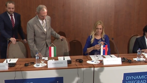 V4: Eurokomisár pre migráciu by mal byť z krajiny, ktorá rieši pozemnú migráciu, nie morskú