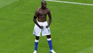 Balotelli neverí, že bude otcom, dá si urobiť test