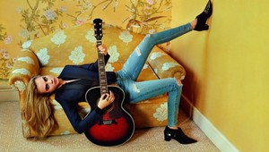 Nočná mora mnohých žien sa naplnila: Skinny džínsy sú out a TOTO ich nahradí!