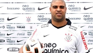 Adriano postrelil ženu do ruky!