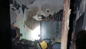 Hasiči zasahovali pri požiari bytu, zomrela jedna osoba