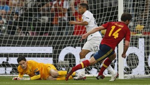 Majstri sveta zdolali bezfarebných Francúzov, v semifinále súboj Španielsko - Portugalsko