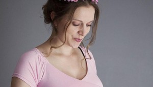 Keď uvidela bruško svojej dcérky, takmer odpadla: Videli ste už niečo podobné?