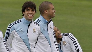 Zdecimovaný ManU v Moskve, šlágrom súboj Real - AC Miláno