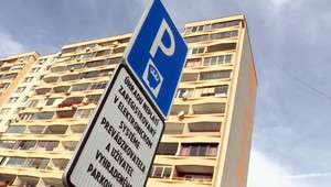 Parkovacia politika mala priniesť do Bratislavy poriadok. Chaos ale spôsobilo už samotné značenie