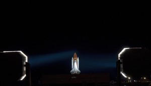 FOTO DŇA: Endeavour na štartovacej rampe