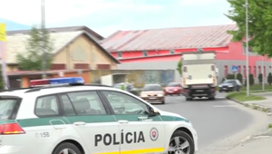 Hádka medzi starostom a občanom sa strhla na obecnom úrade. Incident vyšetruje polícia