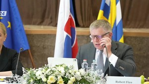 Rokovanie kabinetu Roberta Fica na výjadzovom zasadnutí