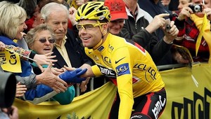 Evans zafarbil Melbourne na žlto