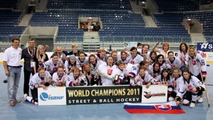 Prvé a zatiaľ jediné - ženské hokejbalové zlato z MS