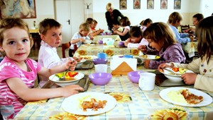 Školáci v Komárne môžu zostať bez teplého jedla