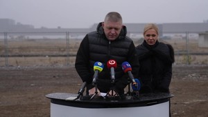 Premiér podá trestné oznámenie v súvislosti s výstavbou závodu Volvo