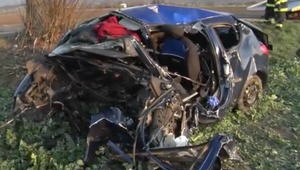 Tragická nehoda na ceste pri Jelšovciach. Dvadsaťročný mladík nemal šancu na prežitie