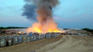 Pri Budmericiach horela skládka s chemickým odpadom