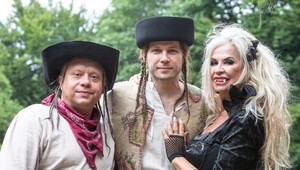 Eva Máziková ukázala výstavní nohy a svůdný image: Může být TAKTO sexy v sedmdesátce?