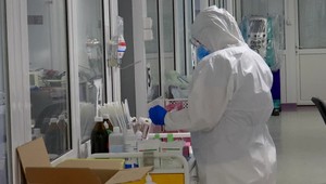 Suma vyplácania PN a OČR je podľa analytikov nízka, žiadajú zvýšenie aj príspevku na dieťa