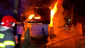 VIDEO: Rodinný dom pohltili plamene, bola v ňom dôchodkyňa