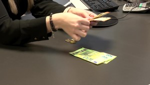 Práce je menej, ale je lepšie platená: Priemerná mzda prvýkrát v histórii prekročila 1200 eur