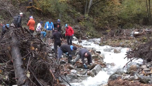 Horskej záchrannej službe pomáhali opravovať ferratu samotní turisti