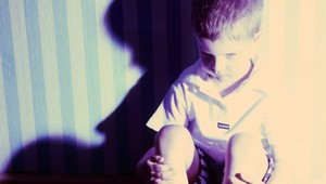 Chlapec (9) prišiel na políciu udať rodičov. Tvrdil, že ho bili a týrali