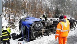Kabína z cisterny privalila muža, nehodu neprežil