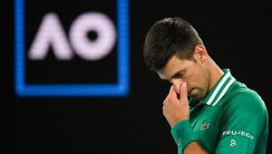 Austrália zrušila Djokovičovi víza, bude čeliť deportácii