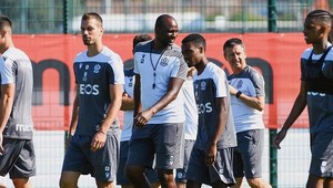 Francúzska ikona sa vracia do anglickej ligy cez mestského rivala