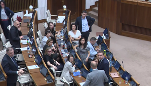 Po atentáte volali po pokoji, dnes sú vzťahy medzi politikmi ešte vyhrotenejšie