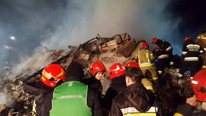 Výbuch v bare v lyžiarskom stredisku počas osláv Nového roka zabil približne 40 ľudí