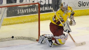 Hokej: Slovan Bratislava - Dukla Trenčín 2:0 po prvej tretine