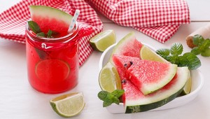 Domáca melónová limonáda: Osviežte sa počas horúcich letných dní!