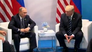 Trump a Putin sa na summite G20 zhovárali dva razy