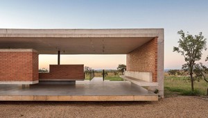 Tento brazílsky dom s pavilónmi sa nebojí exhibicionizmu