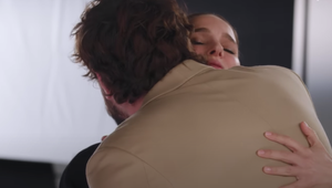 Dlho nesmútila! Hviezdna herečka krátko po rozvode žiari po boku o 14 rokov mladšieho herca!