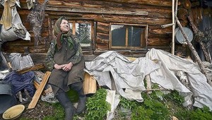 Tu som sa narodila, tu aj umriem: Pustovníčku ohrozujú šelmy i rakety, sťahovanie ale odmieta