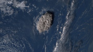 Tonga sa po erupcii zmenila na mesačnú krajinu