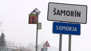 Spor pre dvojjazyčné tabule. Koalícii sa nepáčia zmeny