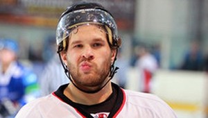 Za zákerný faul vyhodený zo Slovenska