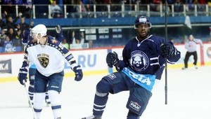 Vitajte v Rusku. Rasizmus prenikol z futbalu už aj na zimné štadióny