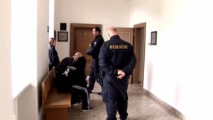 Nájomného vraha zo Slovenska chytili českí policajti. Na úteku mu pomáhala priateľka