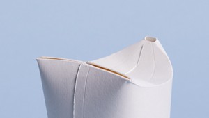 Preč s plastovými pohármi na kávu: Prichádza papierová skladateľná šálka!