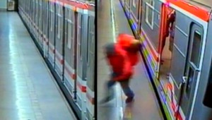 V pražskom metre dobodal slovensky hovoriaci muž cestujúceho