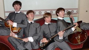 V Hollywoode vydražili voskových beatlesákov