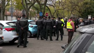 17. november priniesol aj viacero demonštrácií a protestov v uliciach. V pohotovosti boli stovky policajtov