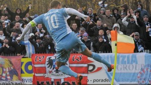 Slovan vyhral na kopaniciach, Košice doma opäť suverénne